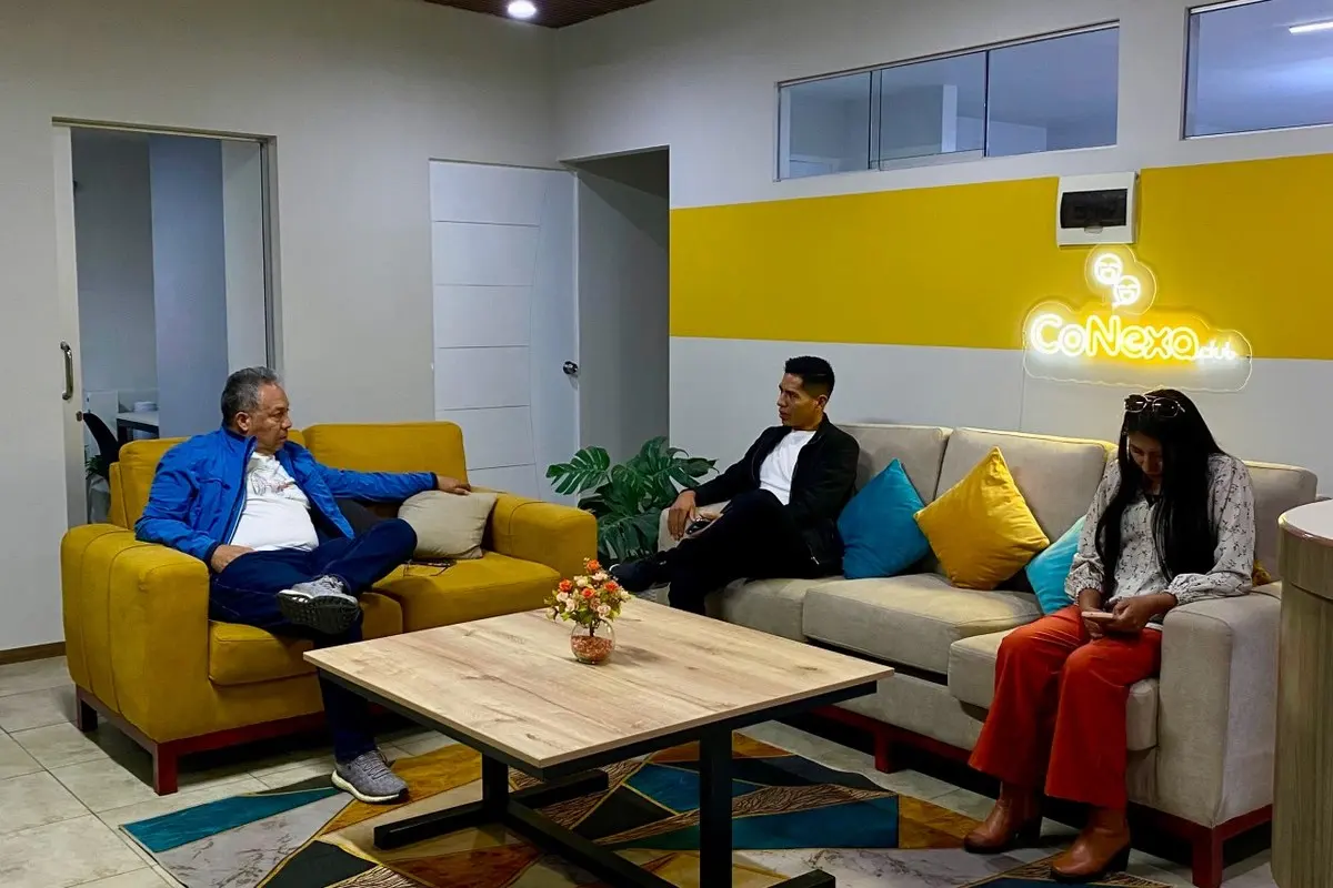 CoNexa Coworking – C. Perú